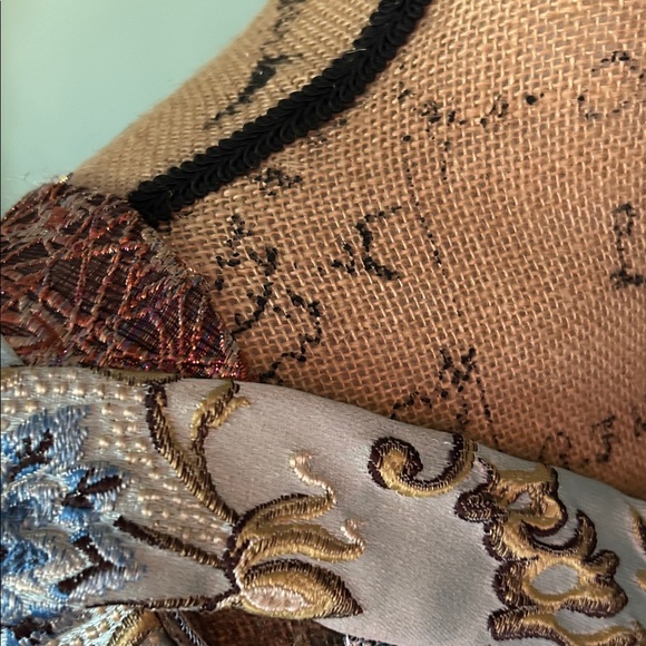 Elegant Floral Midi Dress with Zipper Detail - Picture 8 of 14